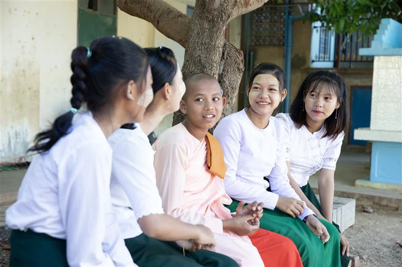 Girls Myanmar