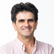 Dr Andy Poumbourios